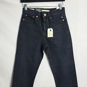 NWT.. LEVI'S.. wedgie, high rise jeans..